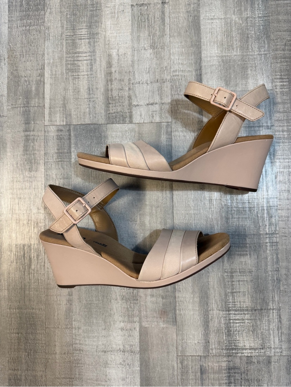 Clarks Collection Cushion Soft Nude Pink Wedge Sandals Women’s Size 10